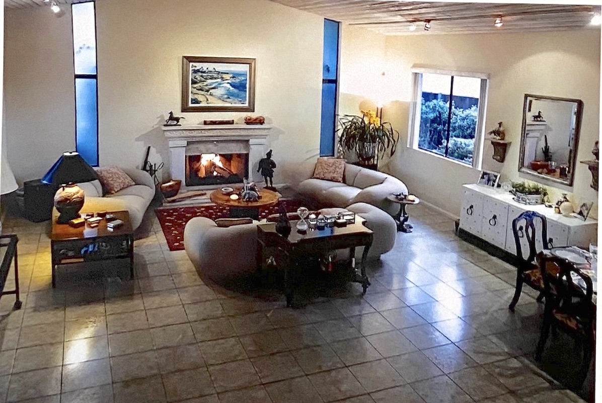 Living room, before fireplace removal